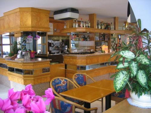 Hotel Serena Dimaro Extérieur photo