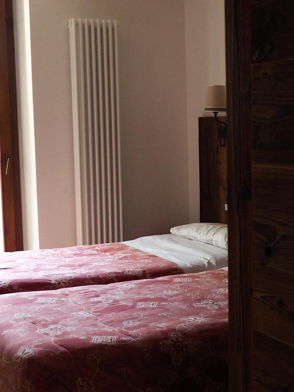 Hotel Serena Dimaro Extérieur photo