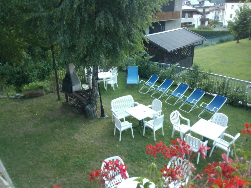Hotel Serena Dimaro Extérieur photo